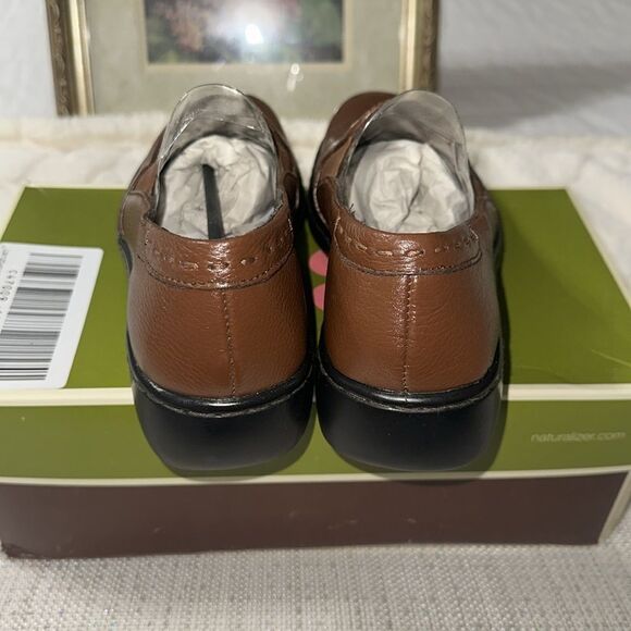 Naturalizer 7M Music Slip On Brown Leather Shoes - Picture 4 of 10